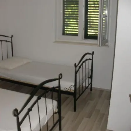 Mira Apartman Mimice