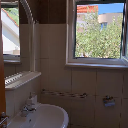 Mira Apartman