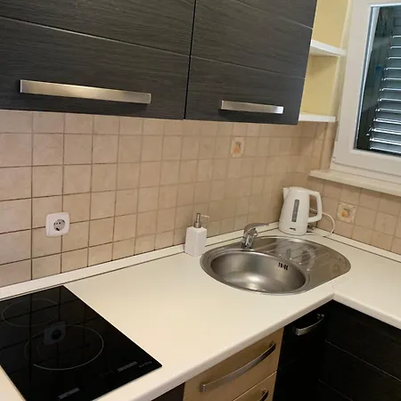 Mira Apartman